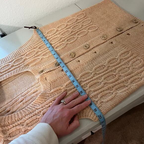 Pale Pink Chunky Cable Knit Sleeveless Button Front Vest Top Sweater Size Medium - Picture 6 of 8